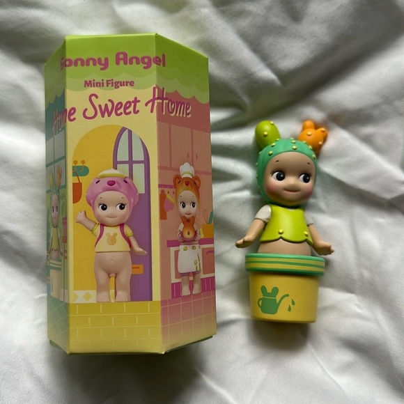 Sonny Angel Home Sweet Home Series - Picture 1 of 1